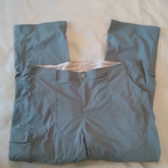 Duluth Trading Co Pants - Duluth trading dry on the fly boot cut cargo pants